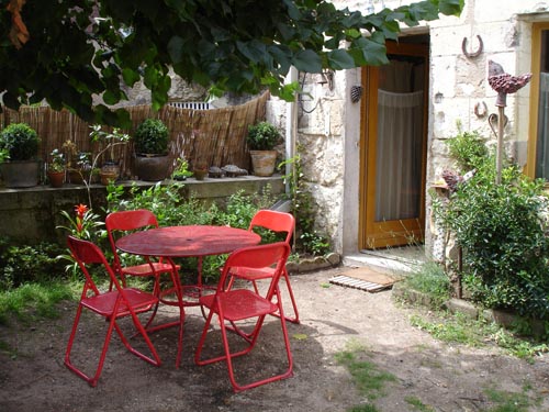 terrasse devant le gite
